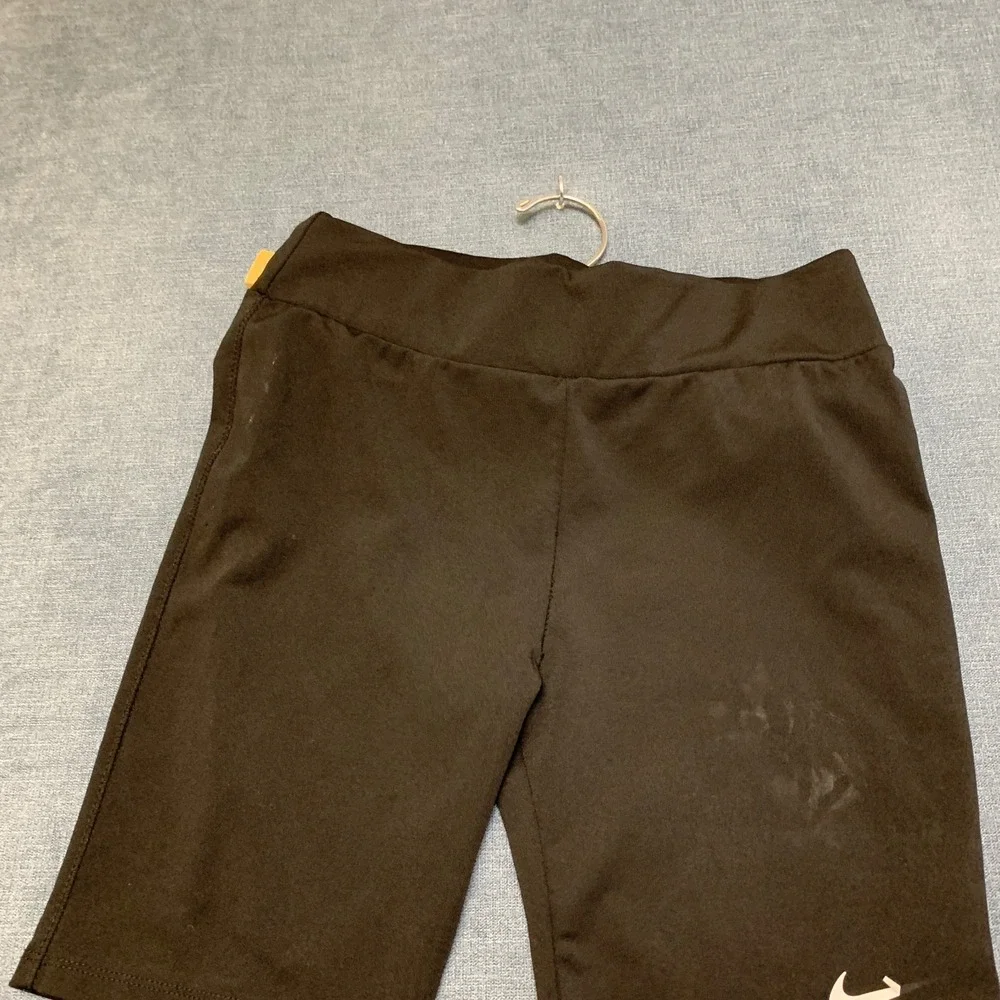 Nike Sportswear Classic Biker Shorts Womens XL Black High Waisted Swoosh Logo